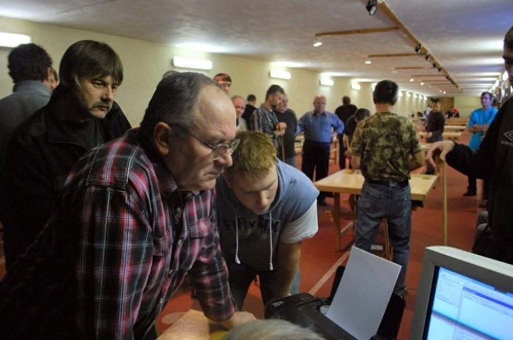 Sestdien, 20. novembrī, notika Vecumnieku kausa izcīņa novusā, kurā vislabākie rezultāti bija mežotniekam Aldim Pavilonam un kurmenietei Līgai Pūtelei. Kausa izcīņas sacīkstes risinājās Bauskas novada pašvaldības sporta bāzes telpās....
Autors: Uldis Varnevičs