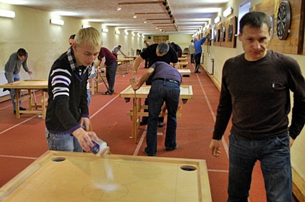 Sestdien, 20. novembrī, notika Vecumnieku kausa izcīņa novusā, kurā vislabākie rezultāti bija mežotniekam Aldim Pavilonam un kurmenietei Līgai Pūtelei. Kausa izcīņas sacīkstes risinājās Bauskas novada pašvaldības sporta bāzes telpās....
Autors: Uldis Varnevičs