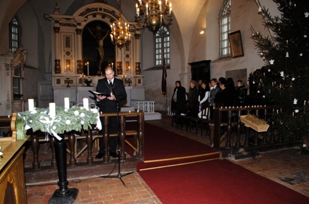 Lielai daļai iedzīvotāju Ziemassvētku sagaidīšana bez dievkalpojuma apmeklēšanas baznīcā nav iedomājama. Arī šogad pasākumi par godu Kristus piedzimšanai Bauskas baznīcās bija labi apmeklēti.
Autors: Kristaps Ābelnieks