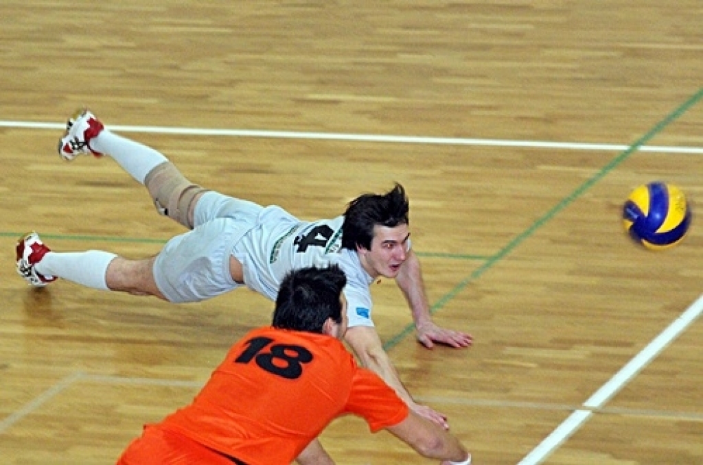 2. decembra vakarā Valles vidusskolas sporta zālē Latvijas Nacionālās volejbola līgas spēlē SK «Vecumnieki» volejbola komanda pārspēja piecos setos (-16;24;-24;17;10) SK «RTU» no Rīgas. SK «Vecumnieki» turnīra tabulā atrodas sestajā vietā,...
Autors: Uldis Varnevičs