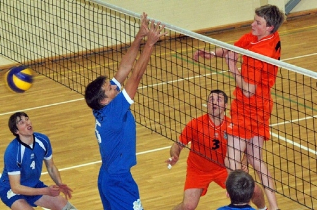 2. decembra vakarā Valles vidusskolas sporta zālē Latvijas Nacionālās volejbola līgas spēlē SK «Vecumnieki» volejbola komanda pārspēja piecos setos (-16;24;-24;17;10) SK «RTU» no Rīgas. SK «Vecumnieki» turnīra tabulā atrodas sestajā vietā,...
Autors: Uldis Varnevičs