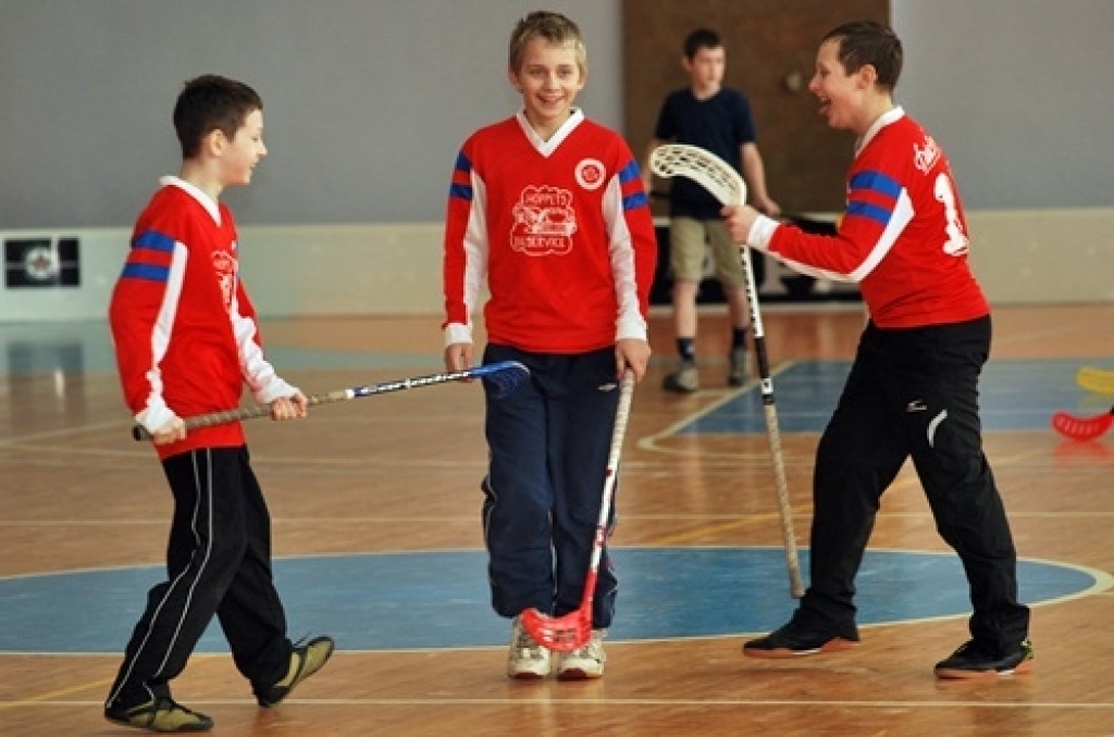 Sporta namā «Mēmele» 28. janvārī notika Bauskas novada Bērnu un jaunatnes sporta skolas rīkotās sacensības florbolā 6. – 7. klašu skolēniem. Kopā piedalījās 11 komandas. Pirmo vietu ieguva Bauskas 1. vidusskolas jaunie sportisti. Otrā...
Autors: Uldis Varnevičs