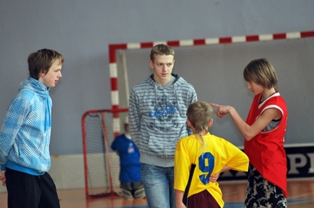Sporta namā «Mēmele» 28. janvārī notika Bauskas novada Bērnu un jaunatnes sporta skolas rīkotās sacensības florbolā 6. – 7. klašu skolēniem. Kopā piedalījās 11 komandas. Pirmo vietu ieguva Bauskas 1. vidusskolas jaunie sportisti. Otrā...
Autors: Uldis Varnevičs