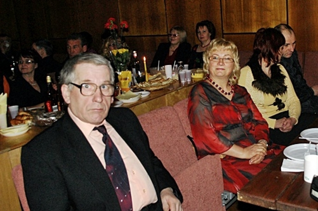 Īslīces pagasta iedzīvotāji konkursa «Sakoptākā dzīves telpa 2010» noslēguma sarīkojumā 29. janvārī Īslīces kultūras namā saņēma 24 nominācijas un balvas.
- Nomināciju ieguvēji konkursā «Sakoptākā dzīves telpa 2010»:
par strauju izaugsmi...
Autors: Uldis Varnevičs
