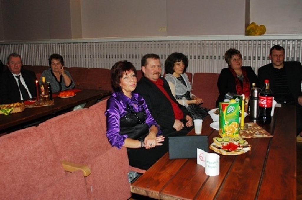 Īslīces pagasta iedzīvotāji konkursa «Sakoptākā dzīves telpa 2010» noslēguma sarīkojumā 29. janvārī Īslīces kultūras namā saņēma 24 nominācijas un balvas.
- Nomināciju ieguvēji konkursā «Sakoptākā dzīves telpa 2010»:
par strauju izaugsmi...
Autors: Uldis Varnevičs