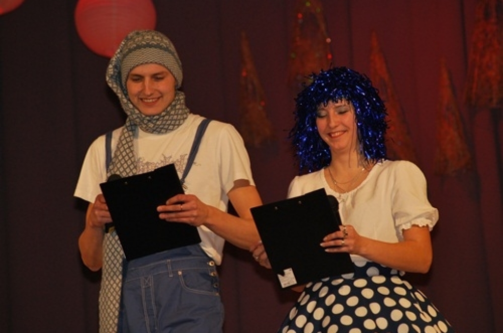 Īslīces pagasta iedzīvotāji konkursa «Sakoptākā dzīves telpa 2010» noslēguma sarīkojumā 29. janvārī Īslīces kultūras namā saņēma 24 nominācijas un balvas.
- Nomināciju ieguvēji konkursā «Sakoptākā dzīves telpa 2010»:
par strauju izaugsmi...
Autors: Uldis Varnevičs