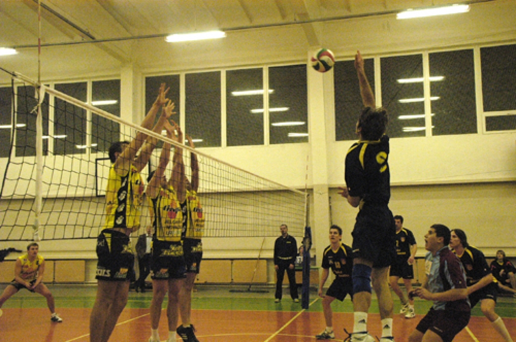 Pilsrundāles vidusskolas sporta zālē 26. janvāra vakarā kārtējo uzvaru Latvijas Federācijas volejbola pirmās līgas spēlē guva komandas «Rundāle-Bauska» volejbolisti.Pēc neveiksmīgā sezonas sākuma situācija ir mainījusies, un mūsu...
Autors: Ivars Bogdanovs