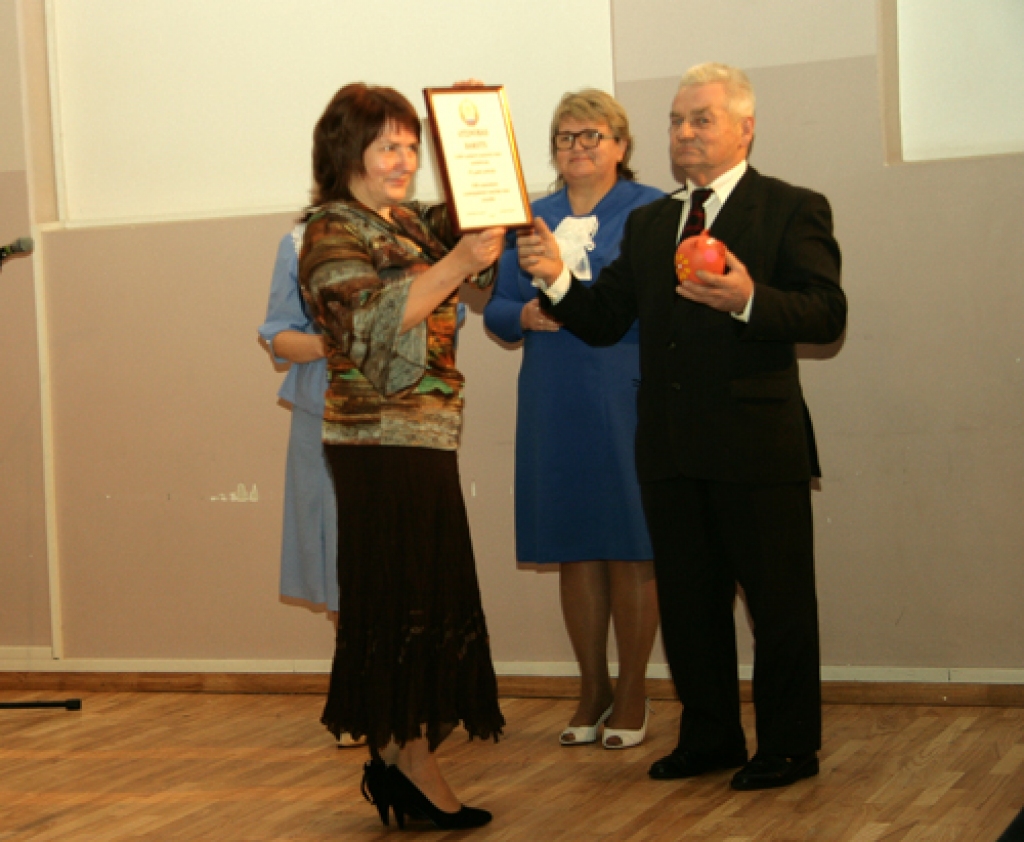 Jauniešu deju kopas «Code» 45 gadu jubilejas koncertuzvedums «Stihija deja» 22. janvārī Bauskas tautas namā pulcēja pilnu zāli. Skatītāju un dejotāju vidū bija ne tikai kolektīva pašreizējie un bijušie dalībnieki, bet arī viņu ģimenes...