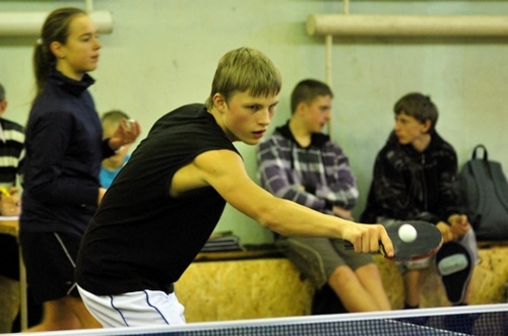 Bauskas novada sporta bāzē notikusi sporta centra «Mēmele» balvas izcīņas galda tenisā trešā kārta. Sacīkšu galvenais tiesnesis Modris Indriksons informēja, ka 16. janvārī sacensībās piedalījās 53 dalībnieki no Vecumnieku, Rundāles,...
Autors: Uldis Varnevičs