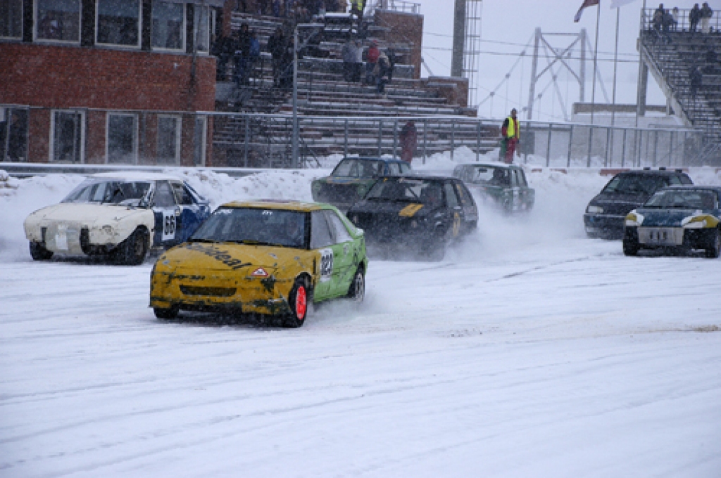 Latvijas Automobiļu federācijas rīkotais folkreisa Ziemas kausa izcīņas otrais posms notika 22. janvārī Gailīšu pagasta sporta kompleksā «Mūsa». Sacīkstēs caur sniegu un ledu startēja 35 dalībnieki. Piedāvājam ieskatu no folkreisa...
Autors: Ivars Bogdanovs