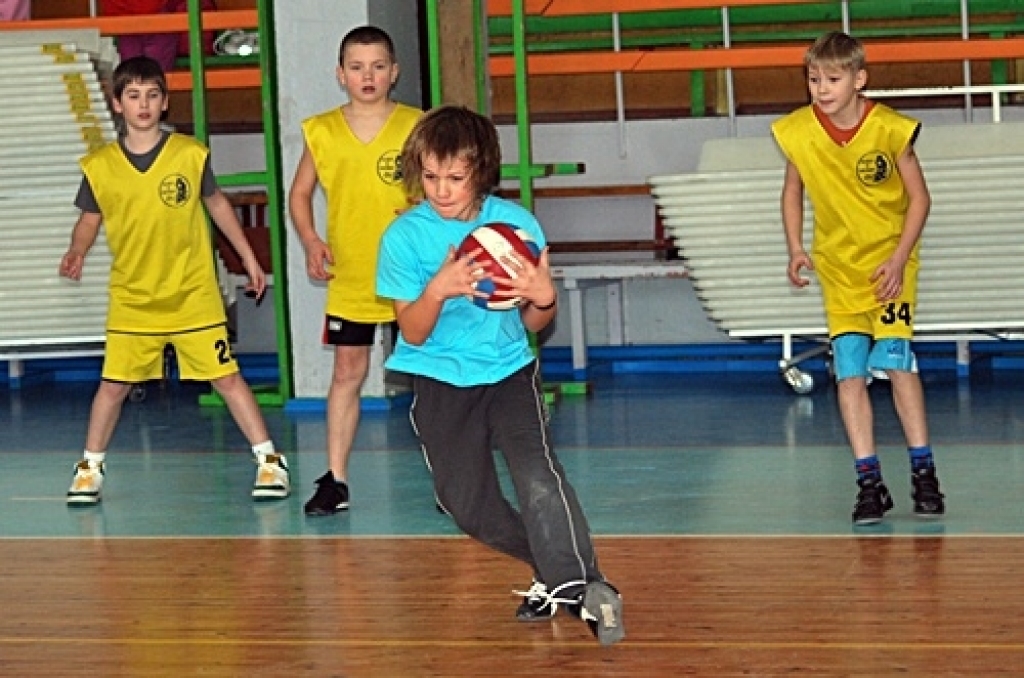 Bauskas novada Bērnu un jaunatnes sporta skola nedēļas nogalē organizēja sacensības tautas bumbā 1999. un 2000. gadā dzimušiem skolēniem.
Autors: Uldis Varnevičs
