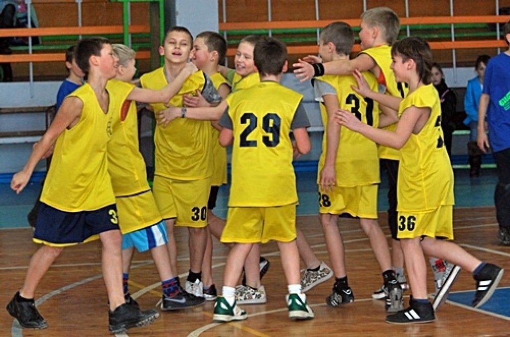 Bauskas novada Bērnu un jaunatnes sporta skola nedēļas nogalē organizēja sacensības tautas bumbā 1999. un 2000. gadā dzimušiem skolēniem.
Autors: Uldis Varnevičs