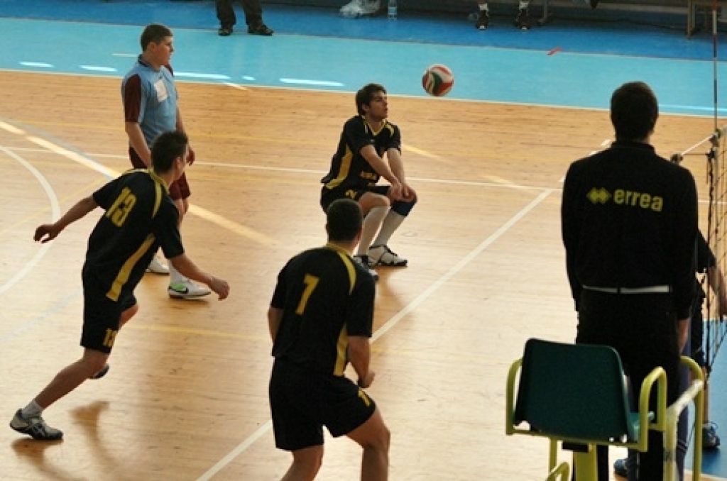 Svētdien, 27. februārī, mājas spēlē sporta namā «Mēmele» volejbola klubs «Rundāle-Bauska» ar rezultātu 3:1 (20;24;-19;22) pārspēja viesus «Daugavpils BJSS» komandu.
«Pirmās līgas sezona diemžēl ir beigusies. Otrajā aplī sakārtojām spēli,...
Autors: Uldis Varnevičs