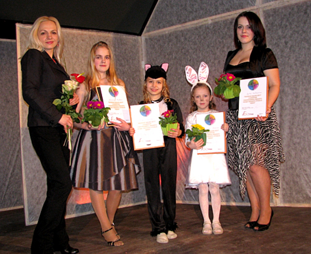 Vokālā konkursa «Bauskas balsis 2011» finālā 19. februārī Bauskas tautas namā uzvarētāji tika noskaidroti četrās vecuma grupās. Visi labākie solisti ir vokālās pedagoģes Māras Filipovičas audzēkņi. Tie ir Leolanda Nicmane, Una Filipoviča,...
Autors: Vilnis Auzāns