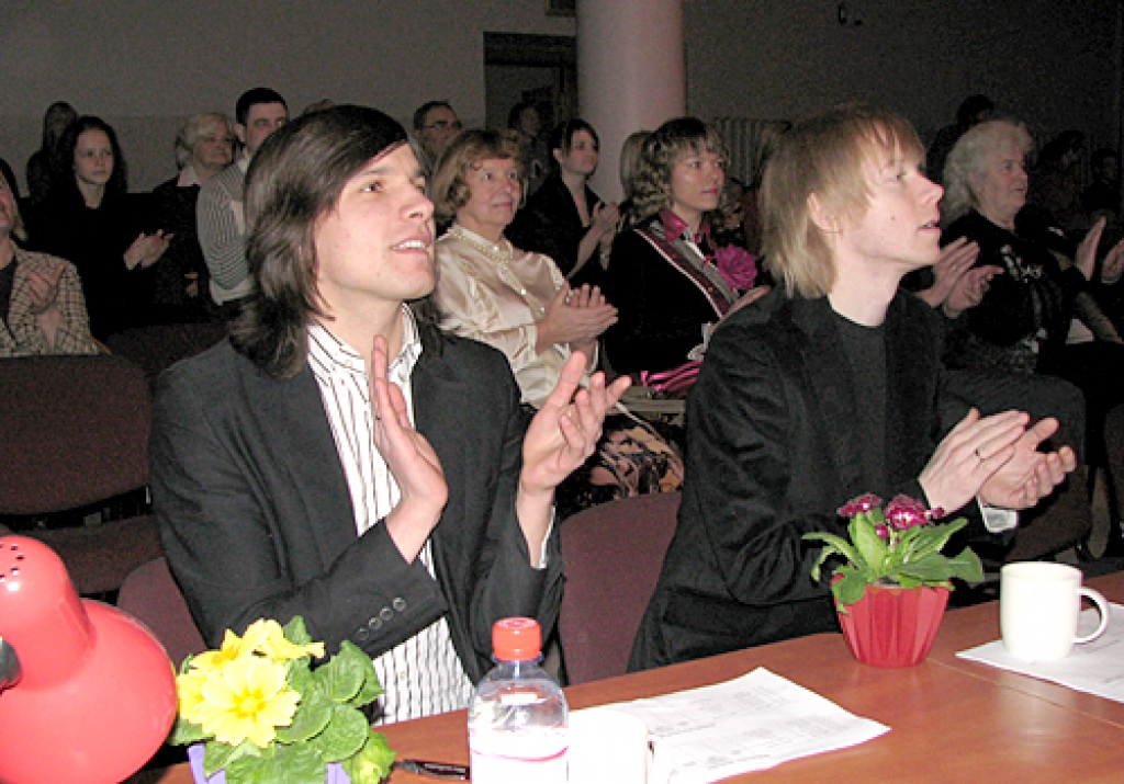 Vokālā konkursa «Bauskas balsis 2011» finālā 19. februārī Bauskas tautas namā uzvarētāji tika noskaidroti četrās vecuma grupās. Visi labākie solisti ir vokālās pedagoģes Māras Filipovičas audzēkņi. Tie ir Leolanda Nicmane, Una Filipoviča,...
Autors: Vilnis Auzāns