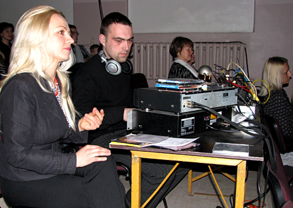 Vokālā konkursa «Bauskas balsis 2011» finālā 19. februārī Bauskas tautas namā uzvarētāji tika noskaidroti četrās vecuma grupās. Visi labākie solisti ir vokālās pedagoģes Māras Filipovičas audzēkņi. Tie ir Leolanda Nicmane, Una Filipoviča,...
Autors: Vilnis Auzāns