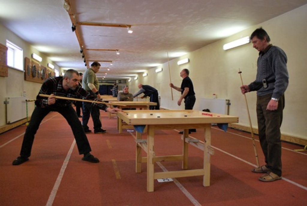 Bauskas novada sporta bāzē sestdien, 12. februārī notika Bauskas novada atklātā novusa čempionāta individuālajās spēlēs pirmā kārta, kurā tika noskaidroti desmit spēlētāji, kas pievienosies sešiem labākajiem novusistiem šīs nedēļas nogalē...
Autors: Uldis Varnevičs