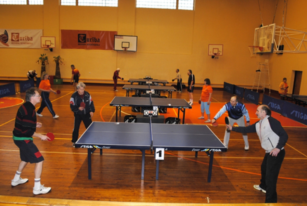 Iecavā 5. un 6. februārī par Latvijas Sporta veterānu savienības 48. sporta spēļu medaļām sacentās 115 galda tenisistu. Iecavas novada komanda izcīnīja otro vietu, Bauskas novada vienība – ceturto vietu. Pirmā vieta Rīgas tenisistiem, bet...
Autors: Juris Iļņickis