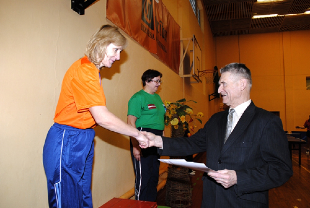 Iecavā 5. un 6. februārī par Latvijas Sporta veterānu savienības 48. sporta spēļu medaļām sacentās 115 galda tenisistu. Iecavas novada komanda izcīnīja otro vietu, Bauskas novada vienība – ceturto vietu. Pirmā vieta Rīgas tenisistiem, bet...
Autors: Juris Iļņickis