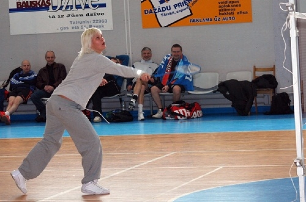 19. martā notika Bauskas novada pašvaldību otrās atklātās ziemas un pavasara sporta
spēles.
Sacensības notika individuālos sporta veidos – svara stieņa spiešana guļus, badmintons, zole, galda hokejs, galda teniss, novuss, šautriņu mešana,...
Autors: Uldis Varnevičs
