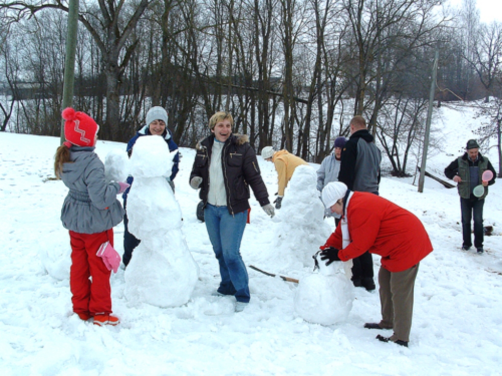 Skaistkalnē (Vecumnieku novads) ar sportiskām aktivitātēm pagasta iedzīvotāji 19. martā atvadījās no ziemas. 