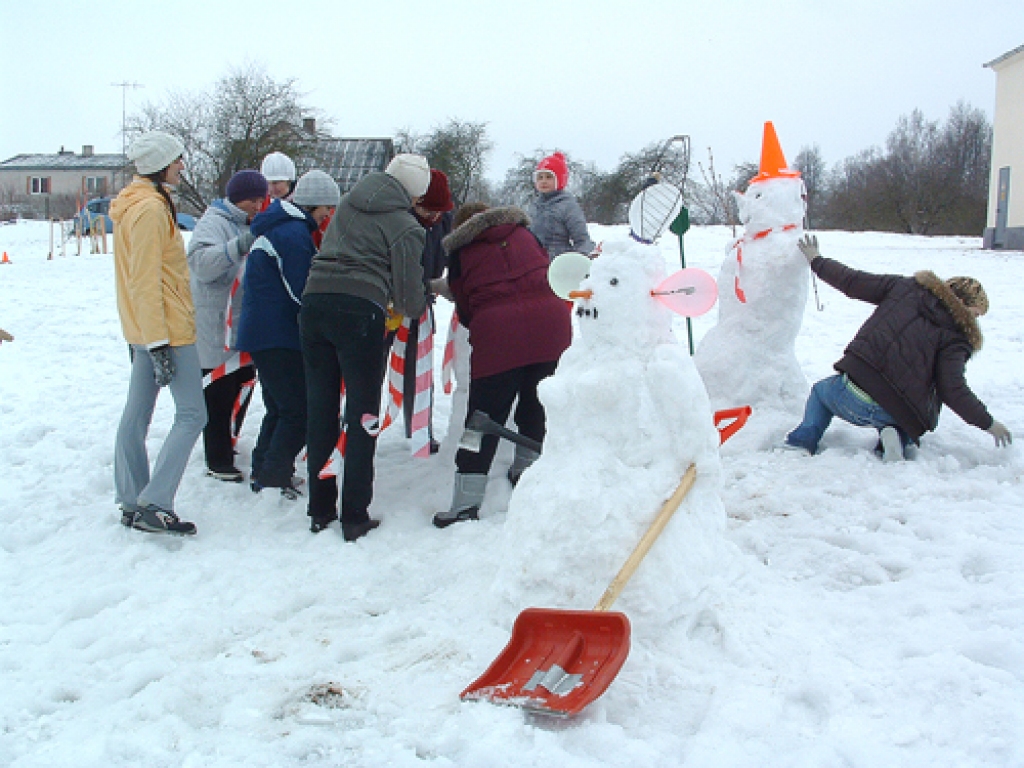 Skaistkalnē (Vecumnieku novads) ar sportiskām aktivitātēm pagasta iedzīvotāji 19. martā atvadījās no ziemas. 
