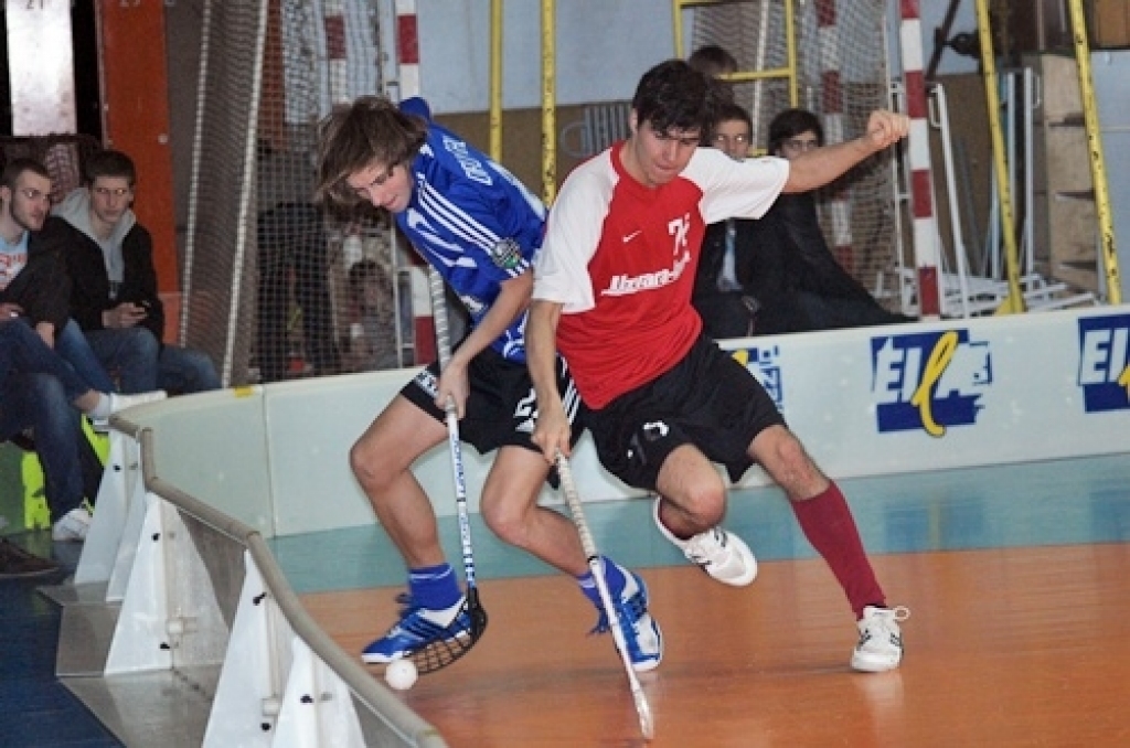 Mūsu florbolisti sagādāja pārsteigumu Latvijas Florbola virslīgas izslēgšanas spēlēs, 12. martā mājās uzvarot Cēsu «Lekrings» komandu ar 5:4. Tomēr izslēgšanas spēļu otrajā kārtā pēc četrām spēlēm FK «Bauska» piekāpās Cēsu «Lekringam»....
Autors: Uldis Varnevičs