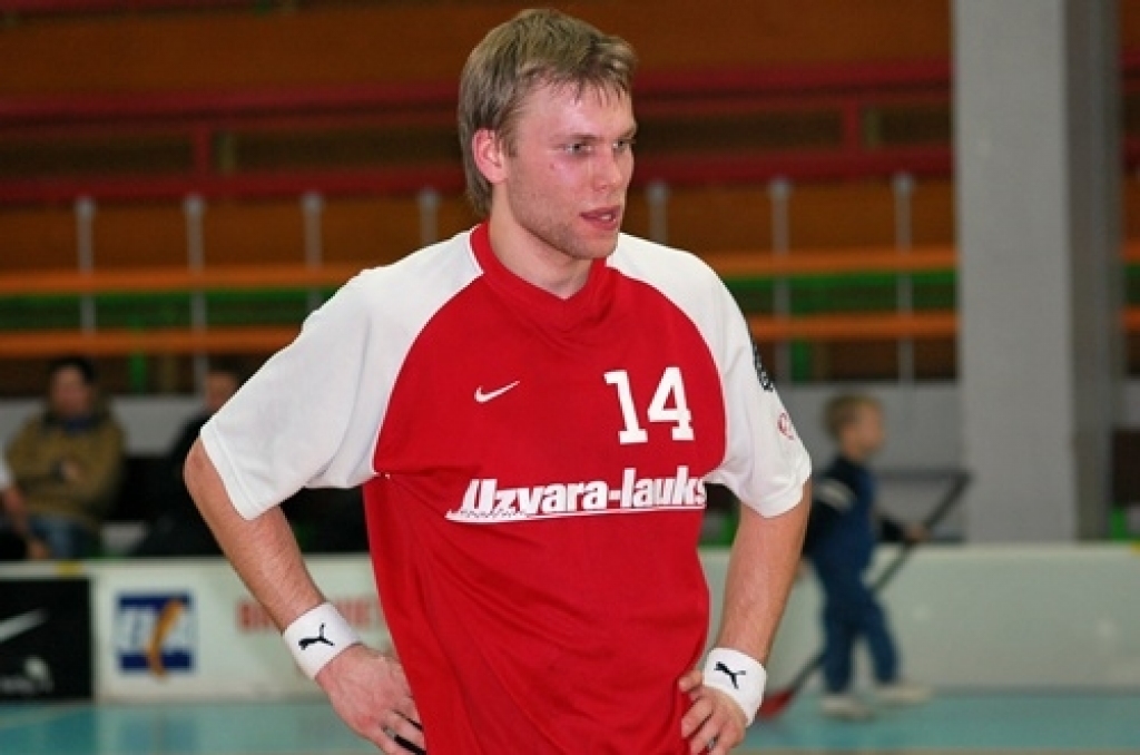 Mūsu florbolisti sagādāja pārsteigumu Latvijas Florbola virslīgas izslēgšanas spēlēs, 12. martā mājās uzvarot Cēsu «Lekrings» komandu ar 5:4. Tomēr izslēgšanas spēļu otrajā kārtā pēc četrām spēlēm FK «Bauska» piekāpās Cēsu «Lekringam»....
Autors: Uldis Varnevičs