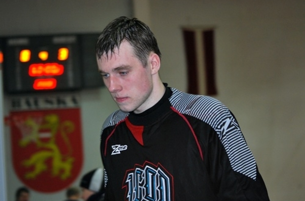 Mūsu florbolisti sagādāja pārsteigumu Latvijas Florbola virslīgas izslēgšanas spēlēs, 12. martā mājās uzvarot Cēsu «Lekrings» komandu ar 5:4. Tomēr izslēgšanas spēļu otrajā kārtā pēc četrām spēlēm FK «Bauska» piekāpās Cēsu «Lekringam»....
Autors: Uldis Varnevičs