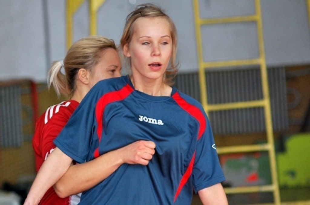 Bauskā 12. martā Latvijas Futbola federācija rīkoja ziemas futbola čempionāta finālspēles vecāko meiteņu grupā. Šogad finālā iekļuva arī «Bauskas BJSS» komanda.
Šoreiz līdzjutēji bija daudzu aizraujošu spēļu liecinieki. Meitenes parādīja...
