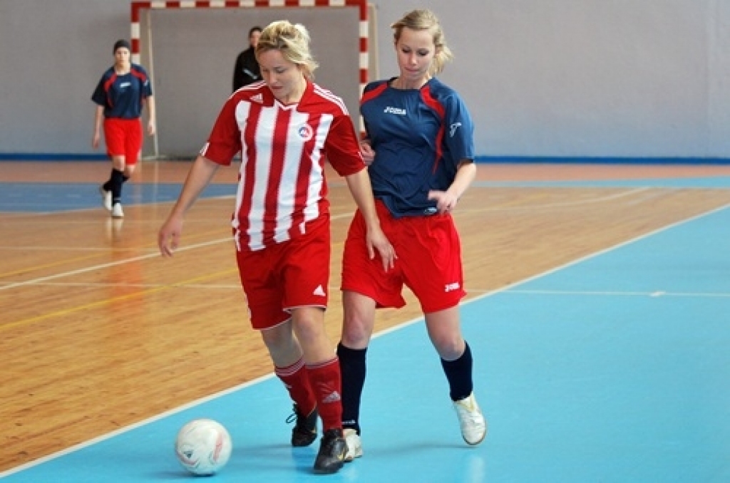 Bauskā 12. martā Latvijas Futbola federācija rīkoja ziemas futbola čempionāta finālspēles vecāko meiteņu grupā. Šogad finālā iekļuva arī «Bauskas BJSS» komanda.
Šoreiz līdzjutēji bija daudzu aizraujošu spēļu liecinieki. Meitenes parādīja...