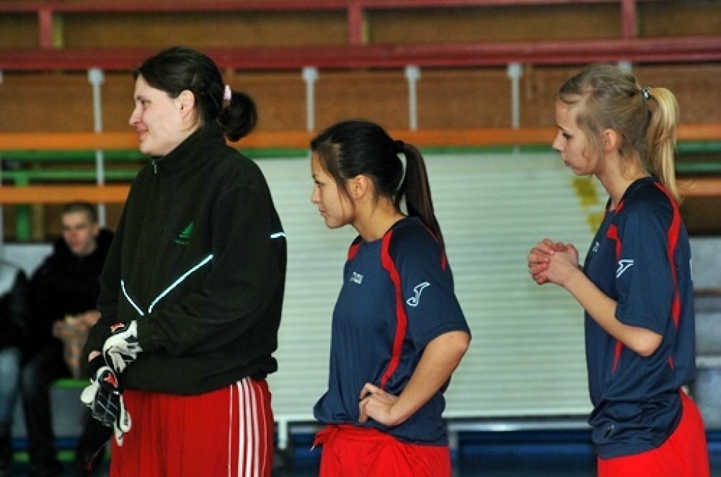 Bauskā 12. martā Latvijas Futbola federācija rīkoja ziemas futbola čempionāta finālspēles vecāko meiteņu grupā. Šogad finālā iekļuva arī «Bauskas BJSS» komanda.
Šoreiz līdzjutēji bija daudzu aizraujošu spēļu liecinieki. Meitenes parādīja...