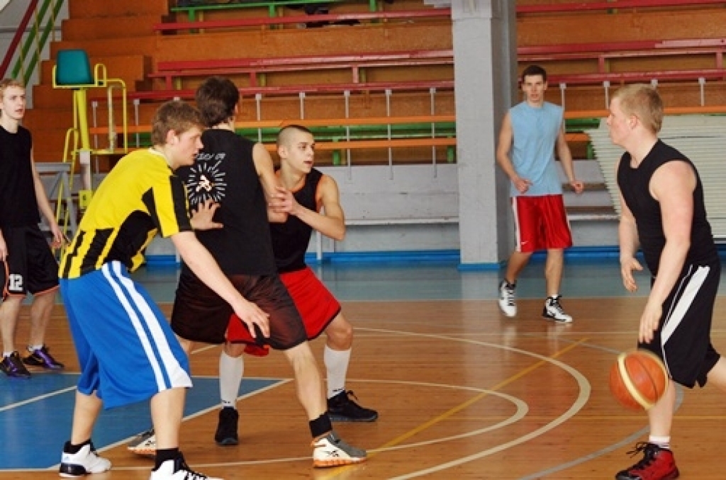 Bauskas bērnu un jaunatnes sporta skolas (BJSS) metodiķis Māris Šekavs informēja, ka turnīrā piedalījās deviņas zēnu un trīs meiteņu komandas, kuras pārstāvēja piecas skolas – Bauskas 1. vidusskolu, Pilsrundāles vidusskolu, Saulaines...
Autors: Uldis Varnevičs