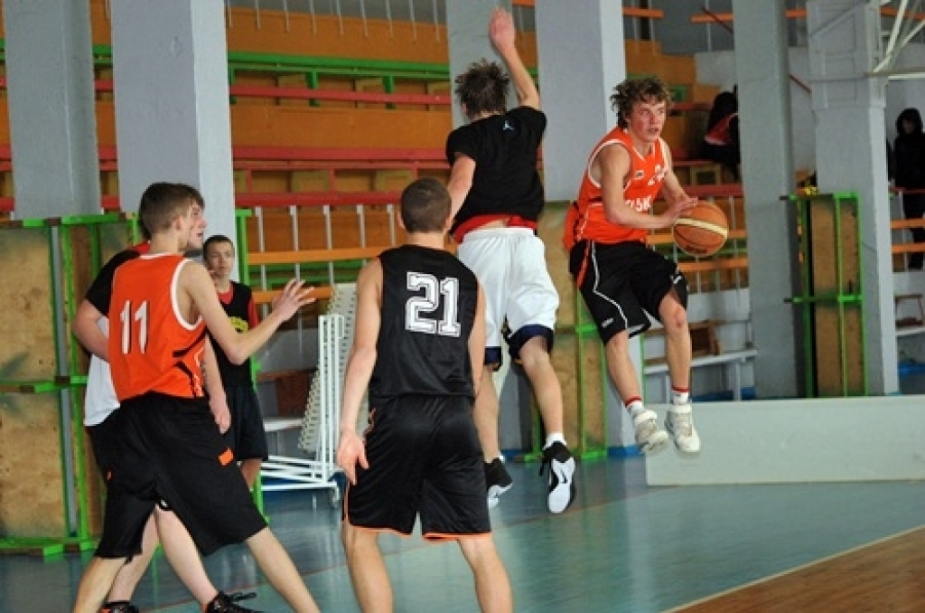 Bauskas bērnu un jaunatnes sporta skolas (BJSS) metodiķis Māris Šekavs informēja, ka turnīrā piedalījās deviņas zēnu un trīs meiteņu komandas, kuras pārstāvēja piecas skolas – Bauskas 1. vidusskolu, Pilsrundāles vidusskolu, Saulaines...
Autors: Uldis Varnevičs