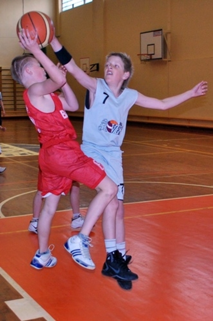 Sporta skolas «Dartija» telpās Misas vidusskolas, «Dartija» sākumskolas un Bauskas 1. vidusskolas 2000. gadā dzimuši un jaunāki sportisti 27. aprīlī tikās minibasketbola turnīrā ar saviem vienaudžiem no Zemgales reģiona skolām.
Pirmās...
Autors: Uldis Varnevičs