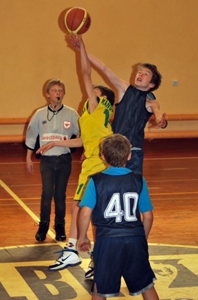 Sporta skolas «Dartija» telpās Misas vidusskolas, «Dartija» sākumskolas un Bauskas 1. vidusskolas 2000. gadā dzimuši un jaunāki sportisti 27. aprīlī tikās minibasketbola turnīrā ar saviem vienaudžiem no Zemgales reģiona skolām.
Pirmās...
Autors: Uldis Varnevičs