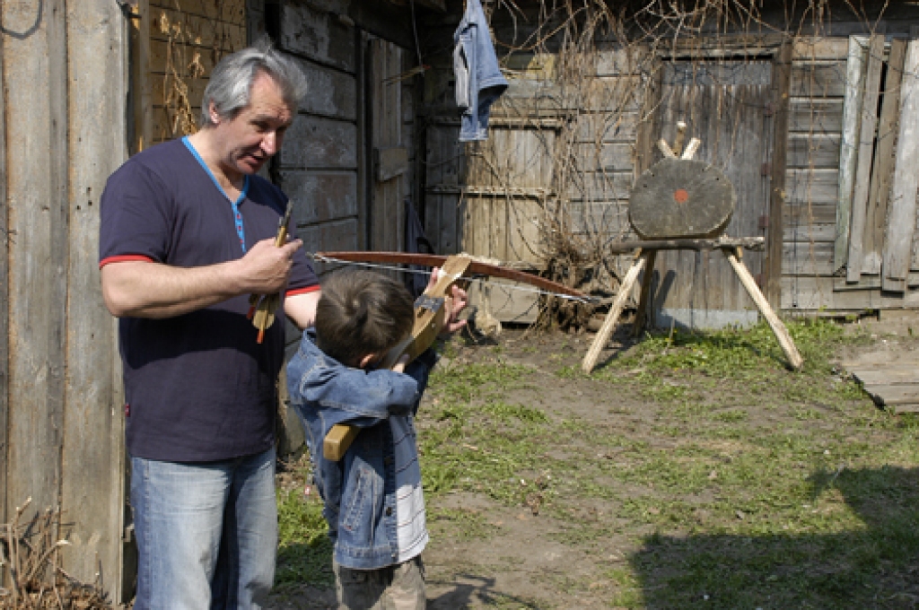 Vizuālās un lietišķās mākslas konkursa «Lietas un tēli» Zemgales reģiona noslēguma pasākumā Bauskā 27. aprīlī ieradās ap 300 skolēnu.
Autors: Ivars Bogdanovs