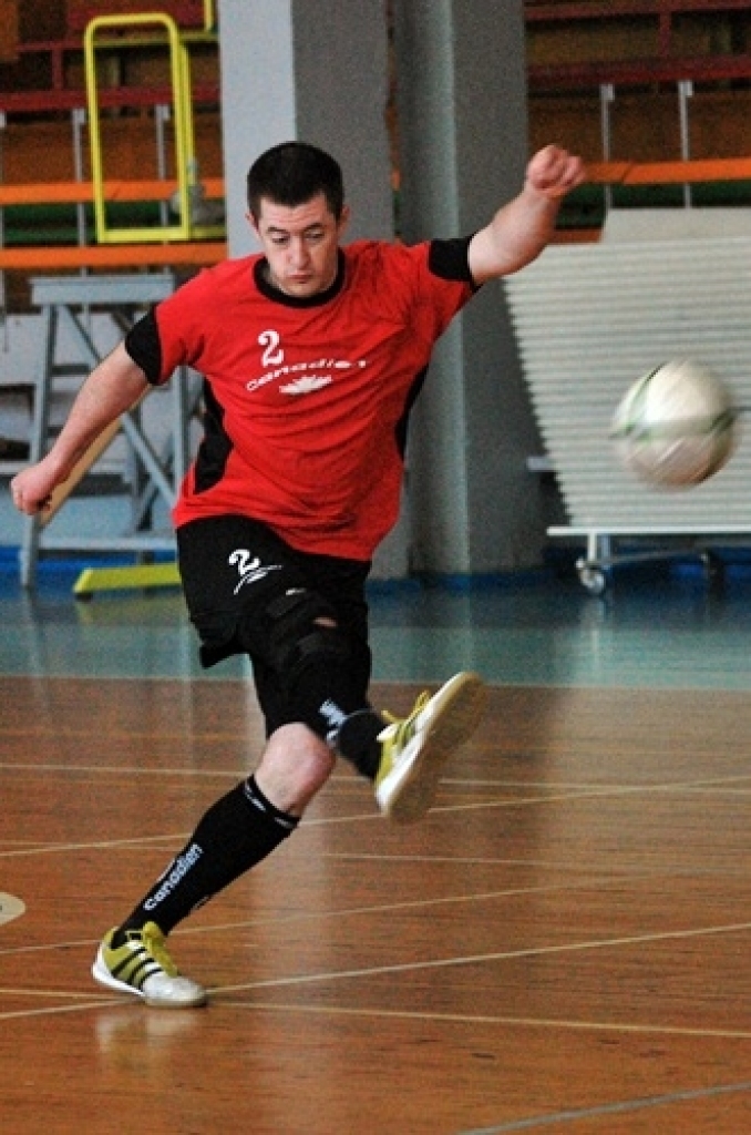 Par Bauskas novada atklātā čempionāta futbolā uzvarētājiem 23. aprīlī kļuva Brunavas komanda. «Ceraukste» otrajā vietā, trešie – «Bauska». Turnīrā vēl piedalījās «BSK», «Veselības grupa», «Rundāle», «Gailīši» un «Code».
Turnīra desmit...
Autors: Uldis Varnevičs