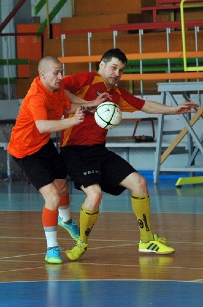 Par Bauskas novada atklātā čempionāta futbolā uzvarētājiem 23. aprīlī kļuva Brunavas komanda. «Ceraukste» otrajā vietā, trešie – «Bauska». Turnīrā vēl piedalījās «BSK», «Veselības grupa», «Rundāle», «Gailīši» un «Code».
Turnīra desmit...
Autors: Uldis Varnevičs