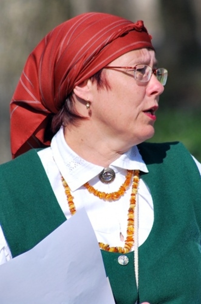 Bauskas tautas teātra uzvedums «Kā garausis, lielais olu dējējs, olas dēj», folkloras kopas «Svitene» dziedājums un rotaļas, spēles, atrakcijas, šūpošanās un pat olu krāsošana un vārīšana uz ugunskura – tas viss norisinājās Svitenes parkā...
Autors: Uldis Varnevičs