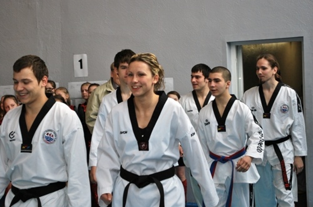 Latvijas Teikvondo kaujas mākslas federācijas atklātais čempionāts «Bauskas kauss 2011» notika 16. aprīlī sporta namā «Mēmele». Kopā ar Bauskas «Sam Kan TKD» kluba biedriem piedalījās arī viesi no «Sports PRO», «NEO», «Hadl», «Taifūns»...
Autors: Uldis Varnevičs