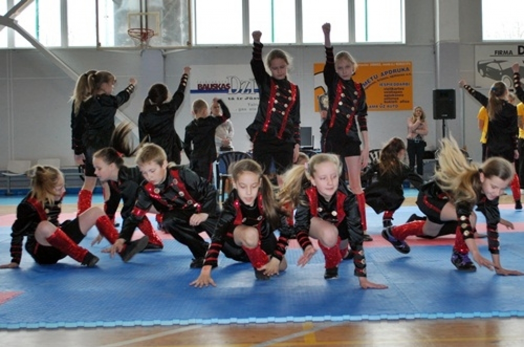 Latvijas Teikvondo kaujas mākslas federācijas atklātais čempionāts «Bauskas kauss 2011» notika 16. aprīlī sporta namā «Mēmele». Kopā ar Bauskas «Sam Kan TKD» kluba biedriem piedalījās arī viesi no «Sports PRO», «NEO», «Hadl», «Taifūns»...
Autors: Uldis Varnevičs
