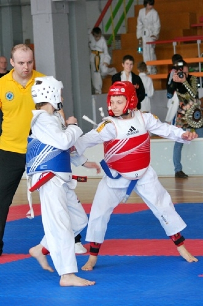Latvijas Teikvondo kaujas mākslas federācijas atklātais čempionāts «Bauskas kauss 2011» notika 16. aprīlī sporta namā «Mēmele». Kopā ar Bauskas «Sam Kan TKD» kluba biedriem piedalījās arī viesi no «Sports PRO», «NEO», «Hadl», «Taifūns»...
Autors: Uldis Varnevičs
