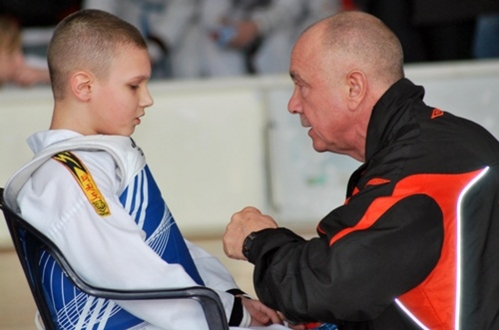 Latvijas Teikvondo kaujas mākslas federācijas atklātais čempionāts «Bauskas kauss 2011» notika 16. aprīlī sporta namā «Mēmele». Kopā ar Bauskas «Sam Kan TKD» kluba biedriem piedalījās arī viesi no «Sports PRO», «NEO», «Hadl», «Taifūns»...
Autors: Uldis Varnevičs