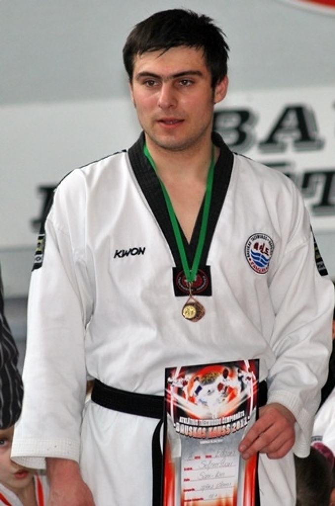 Latvijas Teikvondo kaujas mākslas federācijas atklātais čempionāts «Bauskas kauss 2011» notika 16. aprīlī sporta namā «Mēmele». Kopā ar Bauskas «Sam Kan TKD» kluba biedriem piedalījās arī viesi no «Sports PRO», «NEO», «Hadl», «Taifūns»...
Autors: Uldis Varnevičs