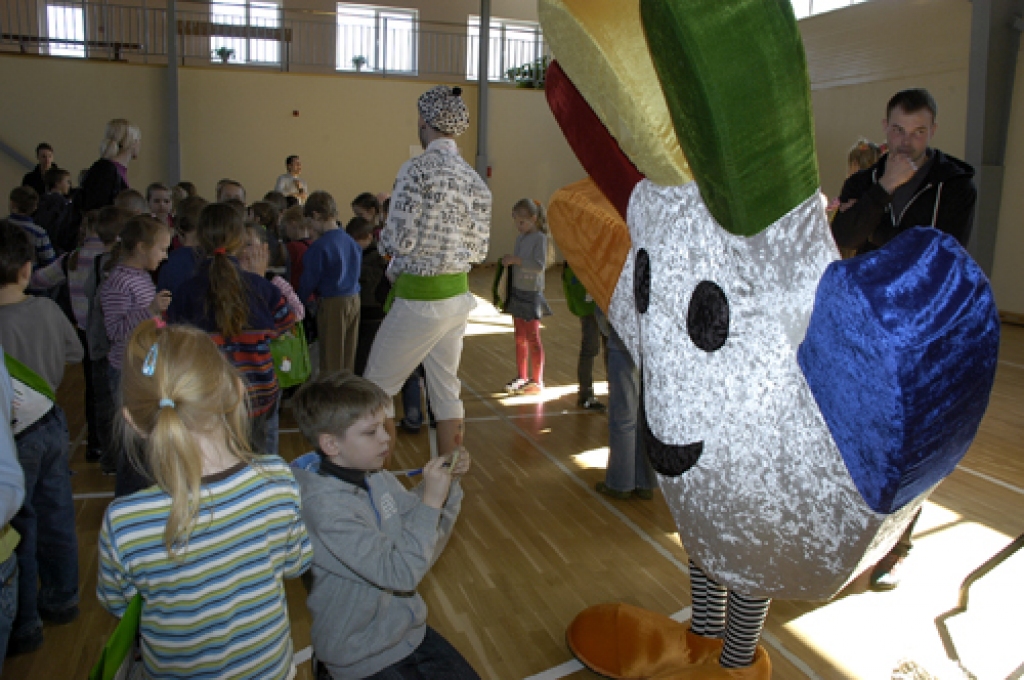 Skolēnu drošības kampaņā «ToDo drošās mājas» Codes pamatskolā ceturtdien, 14. aprīlī, un piektdien, 15. aprīlī, piedalījās visu Bauskas novada skolu sākumklašu audzēkņi. Bērni aizrautīgā nodarbībā gūst noderīgas zināšanas.Skolēni kopā ar...
Autors: Ivars Bogdanovs