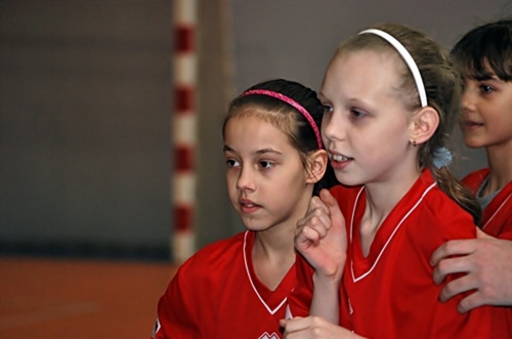 Sporta namā «Mēmele» 8. aprīlī uz Bauskas novada Bērnu un jaunatnes sporta skolas rīkotām sacensībām ieradās 2000. gadā dzimuši un jaunāki basketbolisti.
Meiteņu grupā startēja divas komandas. Vecumnieku vidusskolas jaunās basketbolistes...
Autors: Uldis Varnevičs