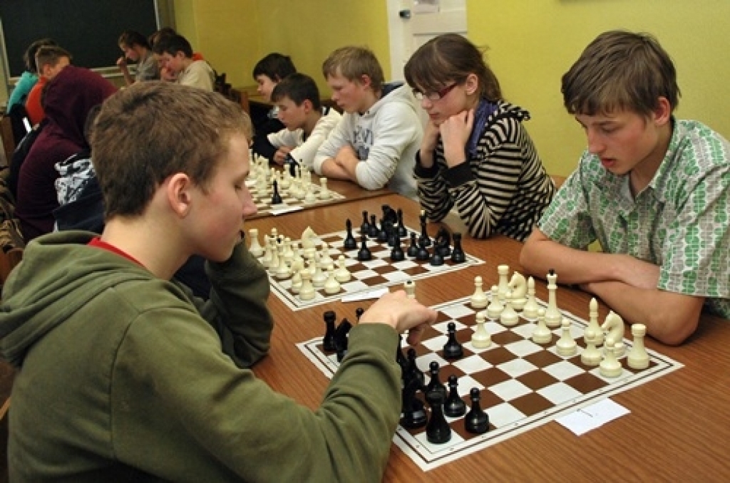 8. aprīlī Bērnu un jaunatnes sporta skolā notika Bauskas novada sacensības šahā 6. – 9. klašu skolēniem.Piedalījās 30 dalībnieku no septiņām skolām, tika izspēlētas septiņas kārtas. Labākie trīs puiši ieguva sešus punktus, bet pēc...
Autors: Uldis Varnevičs