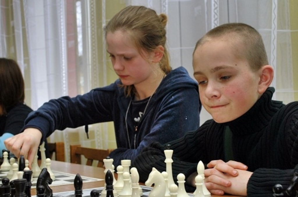 8. aprīlī Bērnu un jaunatnes sporta skolā notika Bauskas novada sacensības šahā 6. – 9. klašu skolēniem.Piedalījās 30 dalībnieku no septiņām skolām, tika izspēlētas septiņas kārtas. Labākie trīs puiši ieguva sešus punktus, bet pēc...
Autors: Uldis Varnevičs