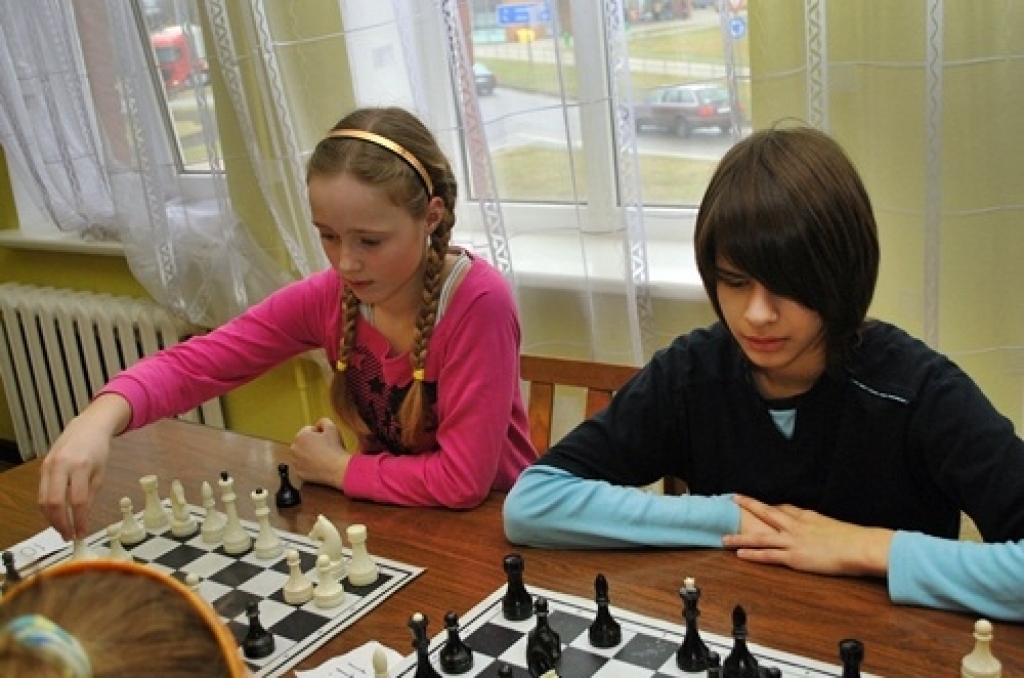 8. aprīlī Bērnu un jaunatnes sporta skolā notika Bauskas novada sacensības šahā 6. – 9. klašu skolēniem.Piedalījās 30 dalībnieku no septiņām skolām, tika izspēlētas septiņas kārtas. Labākie trīs puiši ieguva sešus punktus, bet pēc...
Autors: Uldis Varnevičs